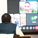 मुख्यमंत्री धामी ने विद्यार्थियों को प्रेरित करते हुए कहा कि वे पढ़ाई के साथ खेलों को भी बराबर महत्व दें   