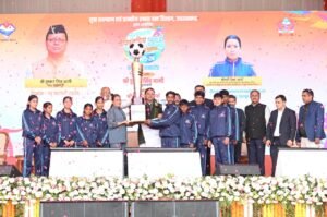 मुख्यमंत्री धामी ने कहा कि हमारे खिलाड़ियों ने रिकॉर्ड संख्या में पदक जीतकर देश का गौरव बढ़ाया है और कई खेलों में भारत ने विश्व पटल पर अपनी मजबूत पहचान स्थापित की है।