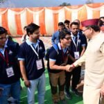 मुख्यमंत्री धामी ने कार्यक्रम स्थल पर विभिन्न विभागों द्वारा लगाए गए स्टॉलों का निरीक्षण कर योजनाओं की प्रगति की जानकारी ली