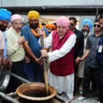 श्री महाराज जी ने लंगर सेवा कर संगतों को दिया आशीर्वाद, बढ़ी मेले की रौनक