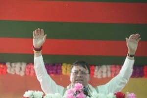 मुख्यमंत्री धामी ने कहा कि आज पश्चिम बंगाल करोड़ों के कर्ज के बोझ से दबा हुआ है