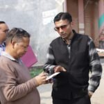 डीएम सविन बंसल की छापेमारी के दौरान अधिकारियों की टीम ने सेंट्रल गोदाम में राशन आपूर्ति व्यवस्था का मौके पर निरीक्षण किया।