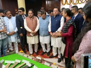 मुख्यमंत्री धामी ने कहा कि सत्र में 01 लाख 11 हजार करोड़ का बजट पारित किया गया है, जिसमें कृषि,उद्यान, एरोमैटिक, मत्स्य, मौन पालन,शोध आदि में धनरशि प्राविधान की गई है