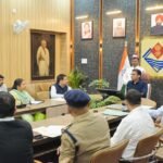 डीएम सविन बंसल ने विभागों को निर्देश दिए कि आपदा न्यूनीकरण से जुड़े सभी प्रस्ताव शीघ्र प्रस्तुत कर कार्यों में तेजी लाई जाए।