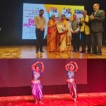 लेखक गाँव में विरासत कला उत्सव के मंच पर शास्त्रीय नृत्य की भव्य प्रस्तुतियाँ