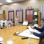 जिलाधिकारी सविन बंसल ने दिव्यांग मनीष शर्मा को ₹25,000 आर्थिक सहायता दिलाई