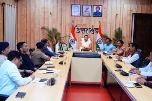 मुख्यमंत्री धामी ने निर्देश दिए कि कार्यक्रम स्थल को पारंपरिक एवं आधुनिक साज-सज्जा के समन्वय से सजाया जाए तथा कलाकारों की व्यापक भागीदारी सुनिश्चित की जाए