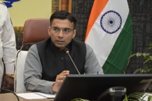 जिलाधिकारी ने महेन्द्र ग्राउंड में कार्यक्रम स्थल की व्यवस्थाएं समय पर पूरी करने के निर्देश दिए