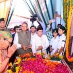 मुख्यमंत्री धामी ने कहा कि उनके पिताजी से उन्हें यह सीख मिली कि एक सैनिक के लिए उसकी वर्दी ही उसका सम्मान और जिम्मेदारी होती है