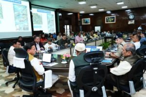 मुख्यमंत्री धामी ने प्लास्टिक मुक्त यात्रा सुनिश्चित करने के लिए यात्रा मार्गों पर पर्याप्त संख्या में कलेक्शन बॉक्स स्थापित करने तथा प्लास्टिक के उपयोग पर सख्ती से नियंत्रण करने के निर्देश दिए