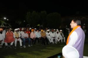 मुख्यमंत्री धामी ने कहा कि उन्हें जब भी अवसर मिलता है, वे गुरुद्वारों में जाकर सेवा करने का सौभाग्य प्राप्त करते हैं और इसे अपने जीवन का महत्वपूर्ण हिस्सा मानते हैं।