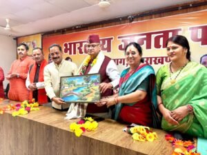प्रदेश के कृषि एवं जनपद रुद्रप्रयाग प्रभारी मंत्री गणेश जोशी की समीक्षा बैठक में विधायक आशा नौटियाल रहीं मौजूद, श्रद्धालुओं की सुविधाओं पर हुई विस्तृत चर्चा