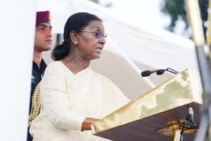 राष्ट्रपति द्रौपदी मुर्मू ने युवा अधिकारियों को दिया संदेश, नवाचार और नेतृत्व से करें राष्ट्र की सेवा