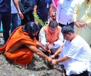 मुख्यमंत्री धामी के नेतृत्व में उत्तराखंड में पर्यावरण संरक्षण के साथ औषधीय वनस्पतियों के संवर्धन को मिल रही नई दिशा