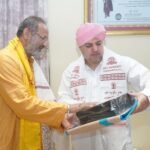 डॉ. चिन्मय पंड्या और श्री महाराज जी की मुलाकात में सेवा, समर्पण और संस्कृति रहे चर्चा के केंद्र