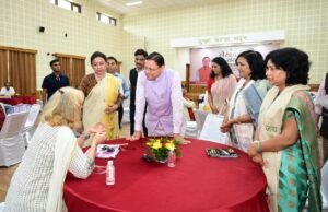 मुख्यमंत्री पुष्कर सिंह धामी बोले- पुस्तकें ज्ञान, संस्कार और सकारात्मक सोच का आधार हैं