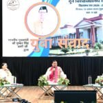 दून विश्वविद्यालय के ‘युवा संवाद’ में सीएम धामी बोले—स्वयं सहायता समूहों को मजबूत कर स्थानीय स्तर पर बढ़ाए जा रहे आजीविका के अवसर