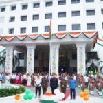 एसजीआरआर विश्वविद्यालय तिरंगे के रंग में रंगा 