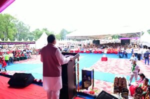 मुख्यमंत्री धामी ने कहा कि राज्य सरकार मातृशक्ति के सशक्तीकरण और उनके कल्याण के लिए प्रतिबद्ध है