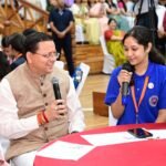 स्कूल से सरकार तक पहुंची युवा आवाज, सीएम धामी ने विद्यार्थियों के विजन पर किया मंथन